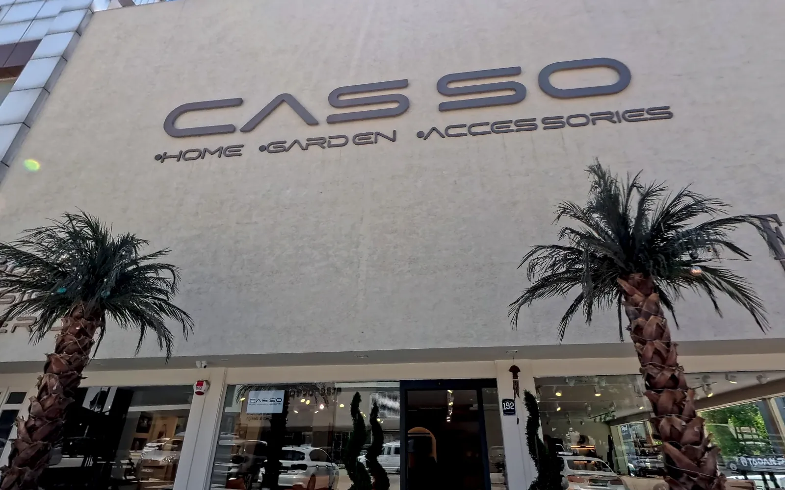 Casso Home & Garden showroomunun girişinde çekilmiş 360 derece fotoğraftan cephe ve vitrin görünümü